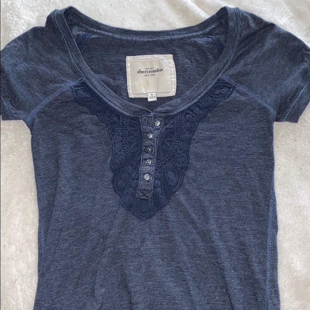 Abercrombie embroidered V-Neck
